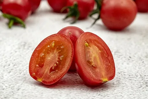 تصویر 1 از گوجه فرنگی قرمز تازه رسیده آبدار